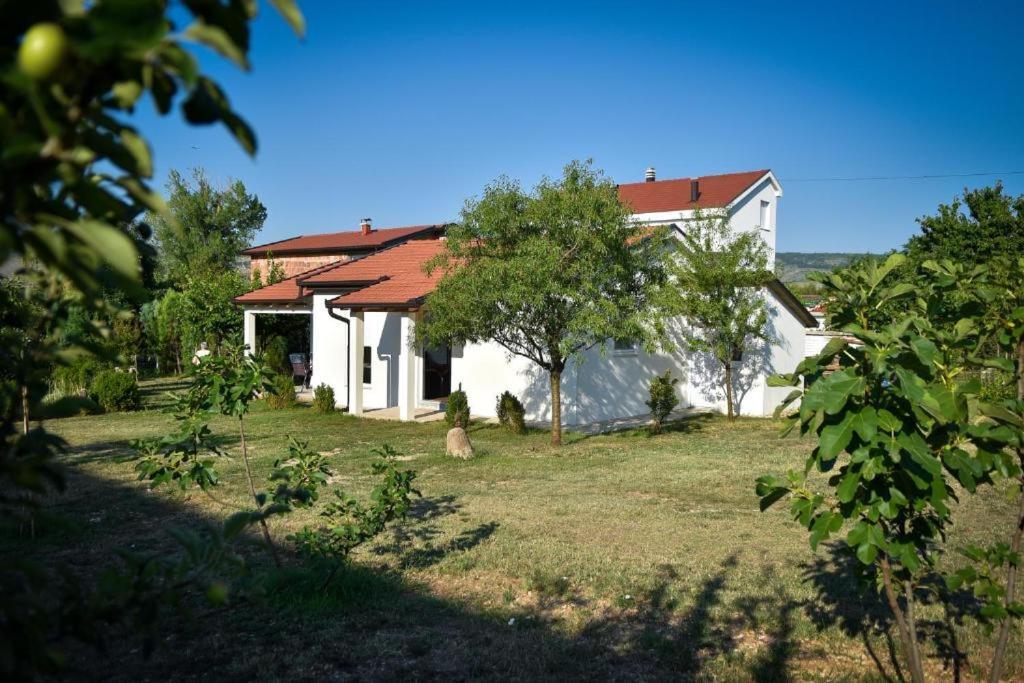 Holiday Homes Fig Благай Екстериор снимка